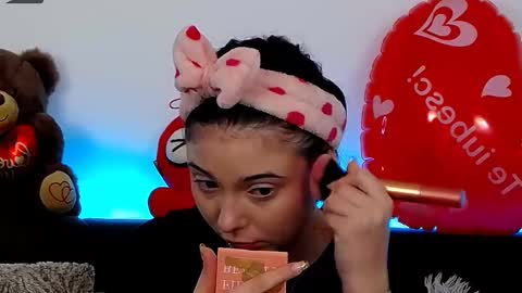 AveryWillow online show from February 2025 11:41:02 AM