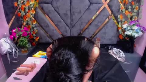 avi_thomsonn online show from January 2025 12:11:01 AM