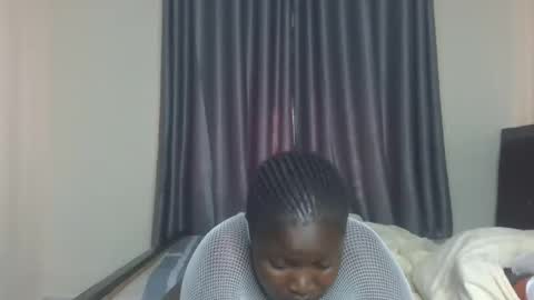 Snapshot of avian_babe chatting on April 2026 11:00:01 AM Avian online show from April 2026 11:00:01 AM