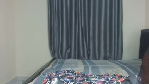 Snapshot of avian_babe chatting on April 2026 04:54:02 AM Avian online show from April 2026 04:54:02 AM