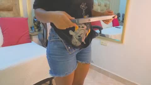 AVIS  online show from March 2026 07:09:01 PM