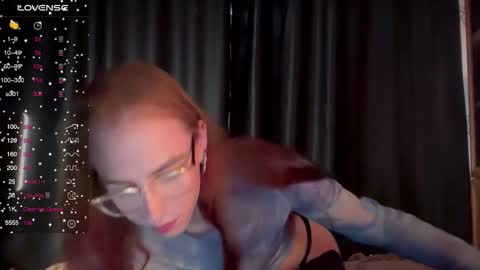 avril_pearly_ online show from October 2025 10:45:01 AM