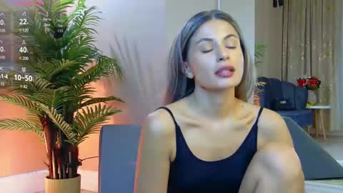 AVRILL CYRUX online show from September 2025 07:09:02 AM