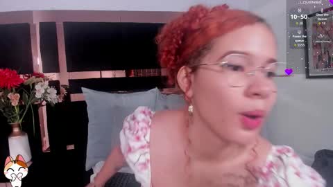 Snapshot of avrilwayne chatting on November 2025 12:44:02 PM Avril online show from November 2025 12:44:02 PM