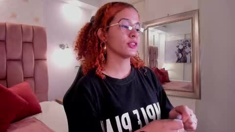 Snapshot of avrilwayne chatting on November 2025 12:04:02 PM Avril online show from November 2025 12:04:02 PM