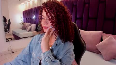 Snapshot of avrilwayne chatting on December 2025 11:36:02 AM Avril online show from December 2025 11:36:02 AM