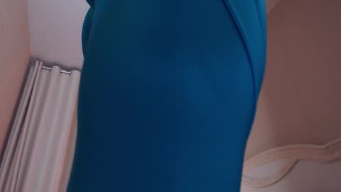 Avrora Inst online show from November 2025 09:28:01 PM