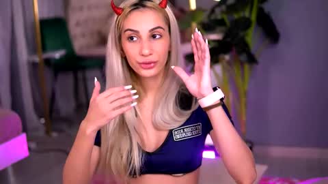 awalynch online show from February 2026 03:38:02 AM