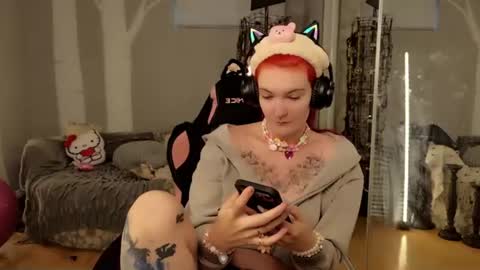 awesomeblossommm online show from June 2026 06:42:02 PM