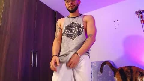 Independiente Model online show from December 2025 06:35:02 PM