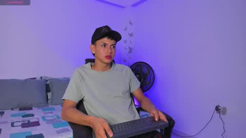 Snapshot of axel_cody_ chatting on October 2025 12:00:02 PM AXEL online show from October 2025 12:00:02 PM