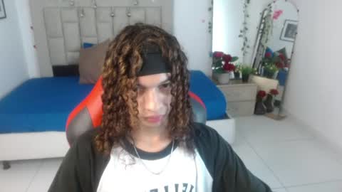Snapshot of axel_fox7 chatting on June 2026 12:58:01 AM Axel online show from June 2026 12:58:01 AM