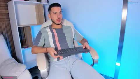 axel_grey_ online show from September 2025 12:09:01 PM