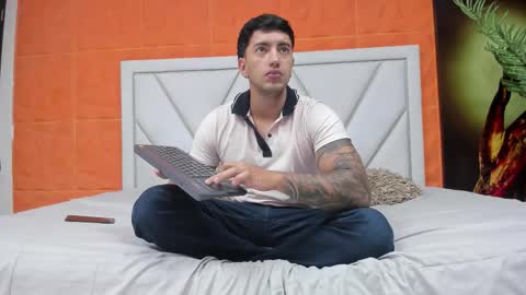 Snapshot of axel_hendrick chatting on February 2026 11:53:02 AM axel_hendrick online show from February 2026 11:53:02 AM