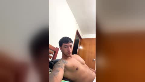 Snapshot of axel_hendrick chatting on February 2026 03:27:02 AM axel_hendrick online show from February 2026 03:27:02 AM