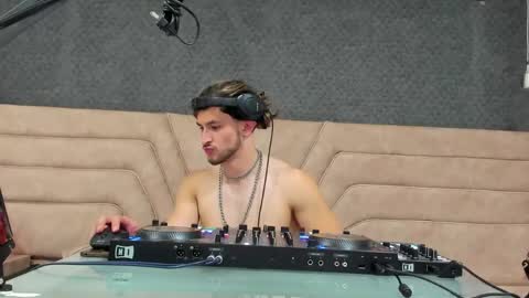 Snapshot of axel_porn_ chatting on April 2026 01:41:02 PM Axel online show from April 2026 01:41:02 PM