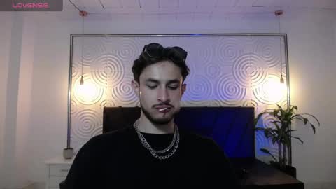 Snapshot of axel_porn_ chatting on May 2026 12:23:02 PM Axel online show from May 2026 12:23:02 PM