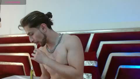 Axel  online show from June 2026 12:32:02 AM