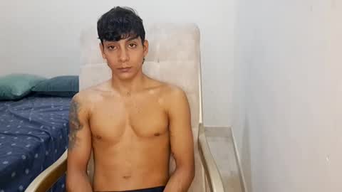 axel_rosse2 online show from January 2026 10:43:01 AM