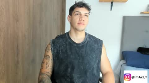 INDEPENDENT MODEL  online show from November 2025 04:07:02 PM