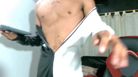 Snapshot of axel_thin chatting on April 2026 02:06:01 AM axel_thin online show from April 2026 02:06:01 AM