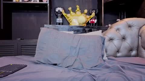 Axel  online show from June 2026 12:32:02 AM