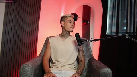 Agustin online show from December 2024 09:13:02 PM