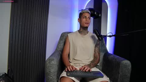 Agustin online show from December 2024 11:51:02 PM