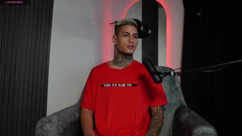 Agustin online show from December 2024 11:22:01 PM