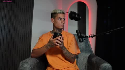 Agustin online show from December 2024 11:35:01 PM