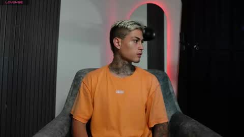 Agustin online show from January 2025 10:41:02 PM