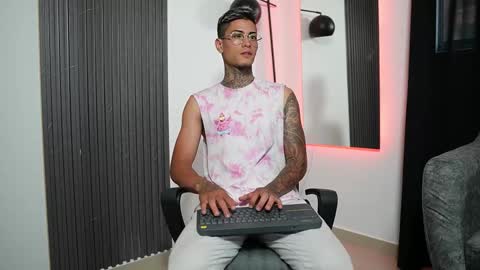 Agustin online show from February 2025 10:07:02 PM