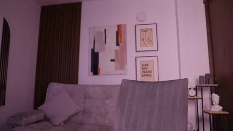 Agustin online show from September 2025 07:14:02 PM