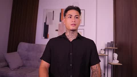 Agustin online show from September 2025 06:33:02 PM