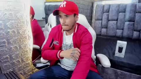 Axell Cross2 online show from February 2025 07:19:02 PM