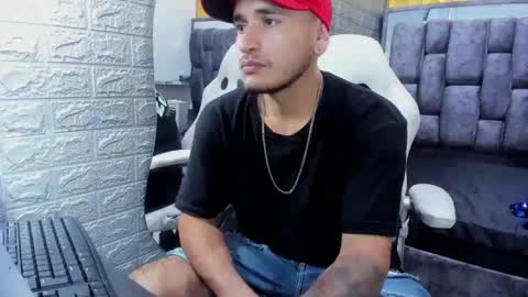 Axell Cross2 online show from February 2025 02:26:01 AM