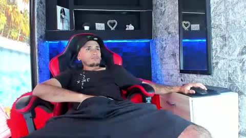 Axell Cross2 online show from April 2026 11:52:02 AM