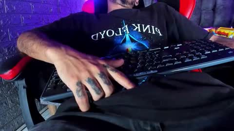 Axell Cross2 online show from May 2026 02:51:02 AM