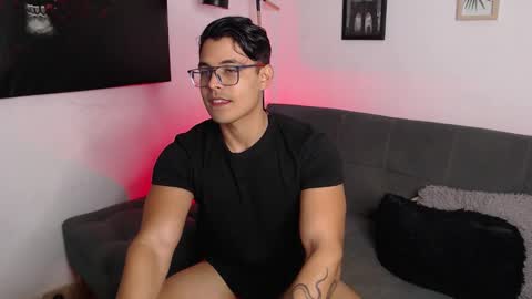 Snapshot of axell_dior chatting on March 2026 10:53:02 AM axell online show from March 2026 10:53:02 AM