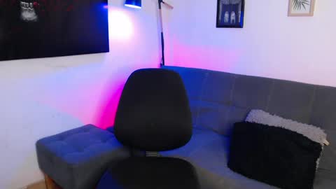 Snapshot of axell_dior chatting on April 2026 02:00:02 AM axell online show from April 2026 02:00:02 AM