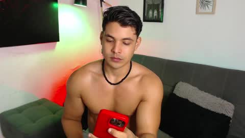 Snapshot of axell_dior chatting on April 2026 05:39:01 PM axell online show from April 2026 05:39:01 PM