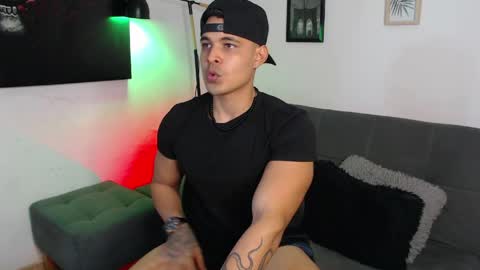 Snapshot of axell_dior chatting on April 2026 02:23:01 AM axell online show from April 2026 02:23:01 AM