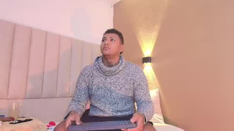 Snapshot of axell_king07 chatting on May 2026 12:12:01 PM Axell online show from May 2026 12:12:01 PM