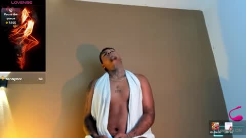 Snapshot of axell_king07 chatting on June 2026 02:33:01 PM Axell online show from June 2026 02:33:01 PM