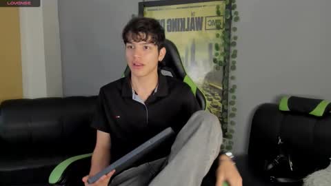 Axel Raven online show from December 2024 02:01:02 PM