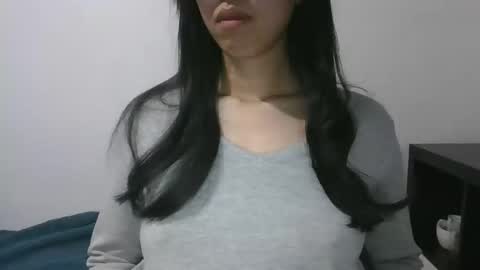 Snapshot of axuepetitt chatting on February 2025 10:17:02 PM axue online show from February 2025 10:17:02 PM