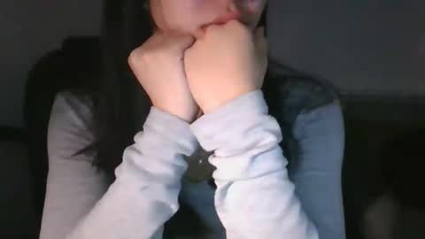 Snapshot of axuepetitt chatting on November 2025 10:33:02 PM axue online show from November 2025 10:33:02 PM