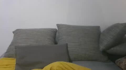 Snapshot of axuepetitt chatting on December 2025 08:50:02 PM axue online show from December 2025 08:50:02 PM