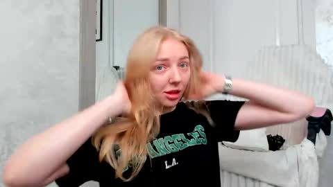 SundyRose online show from May 2026 08:21:01 AM