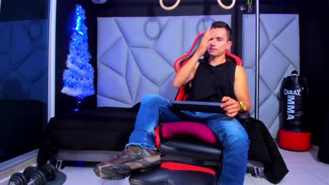 Snapshot of aydenmillerdom chatting on December 2024 05:56:02 AM Ayden Miller online show from December 2024 05:56:02 AM